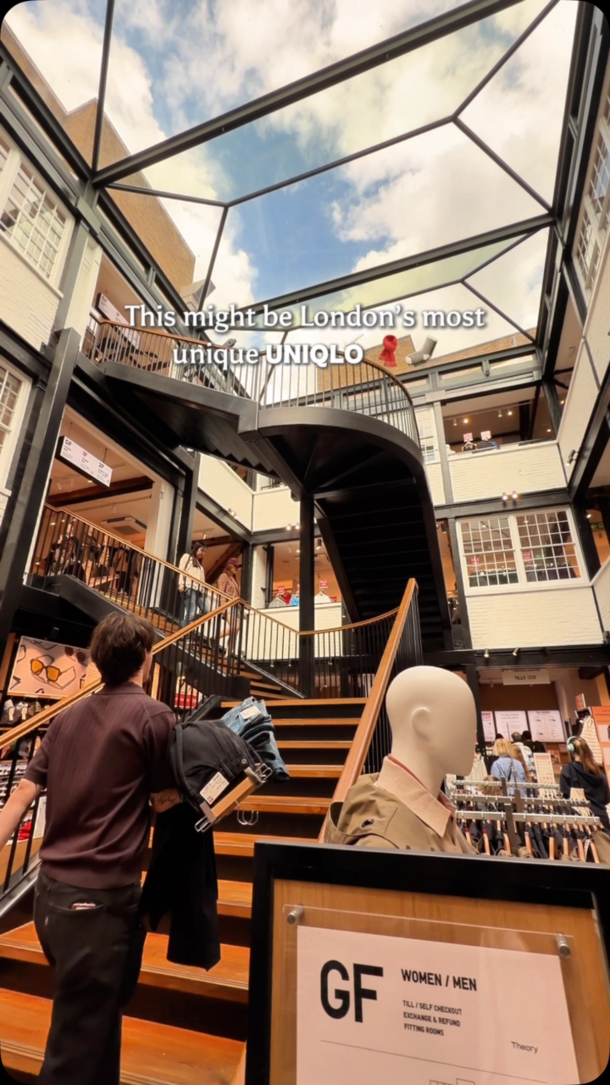 Covent Garden UNIQLO: London Souvenir Shop