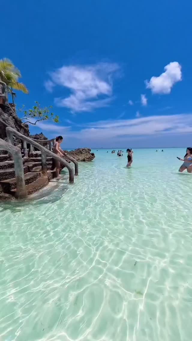 Boracay and Coron: Turquoise Waters and Rock Formations