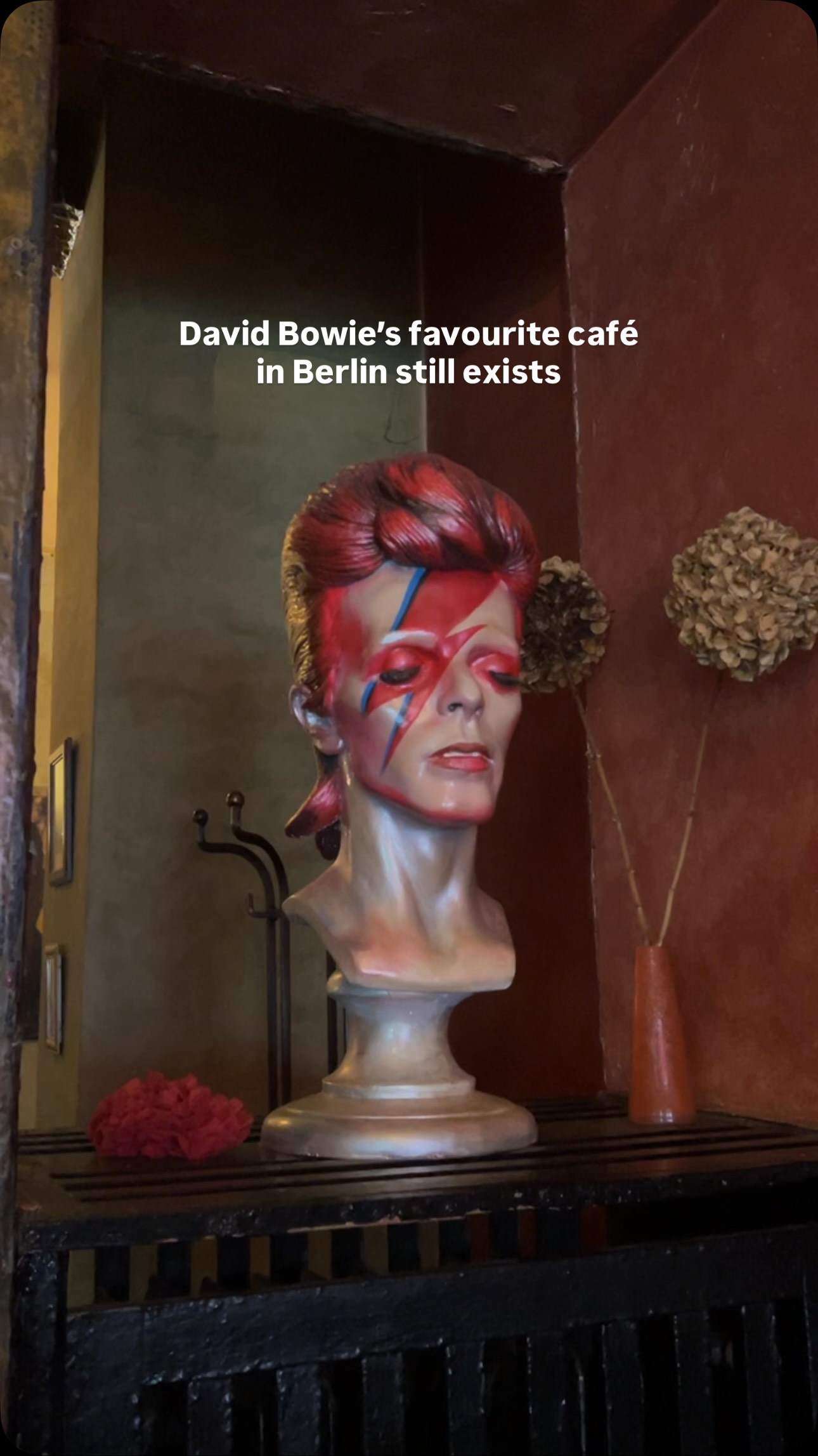 Neues Ufer: A Cafe Steeped in David Bowie's Berlin