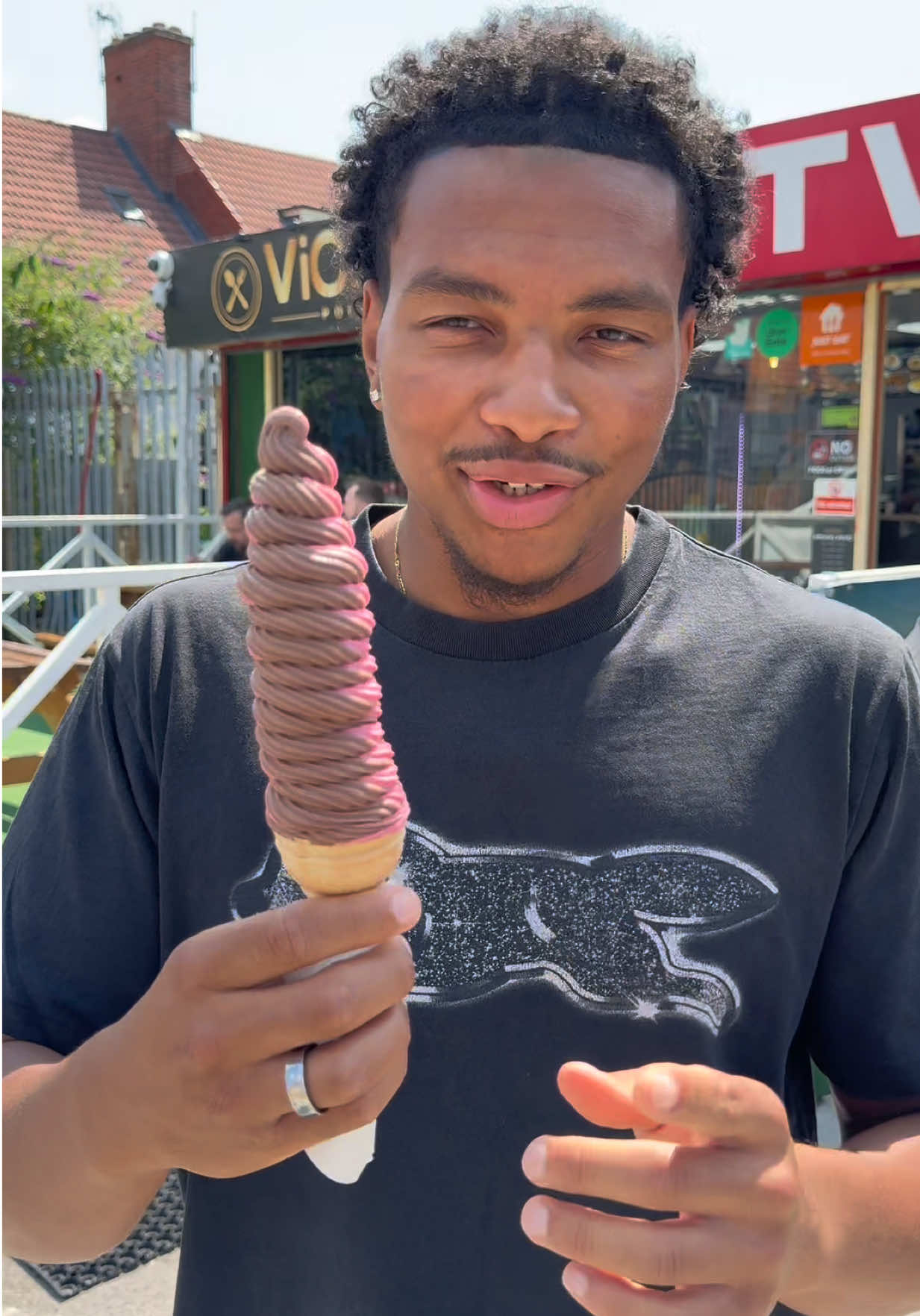 ViceVersa Offers Authentic Polish Ice Cream and Hot Dogs