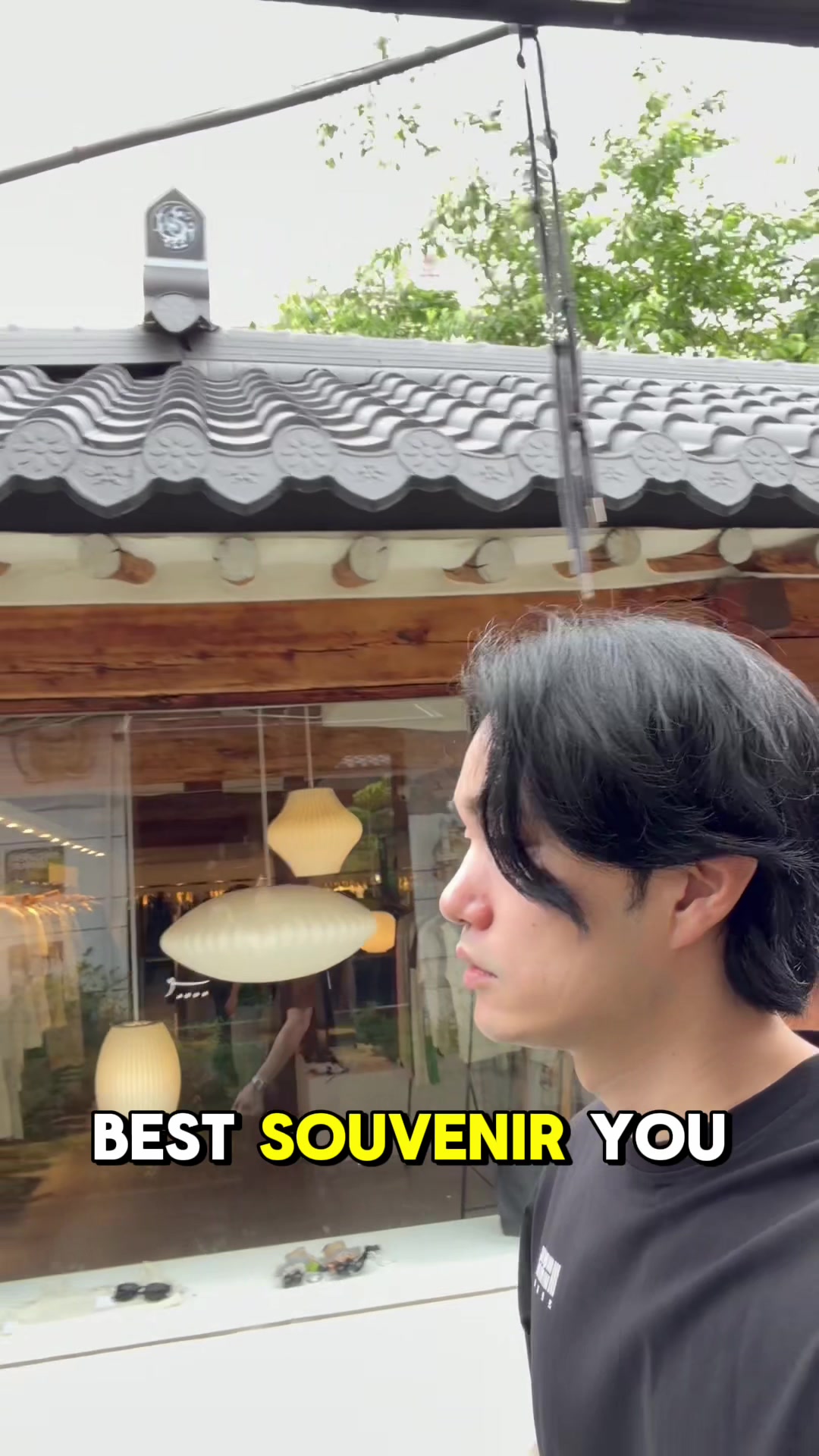 Shops for Wearable Souvenirs in Ikseon-dong
