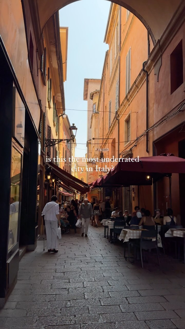 Bologna's Charm and Culinary Delights