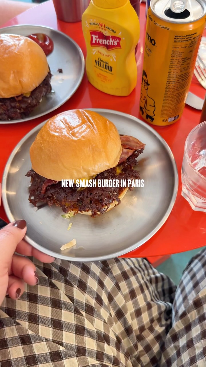 Sainto Serves Delicious Smash Burgers