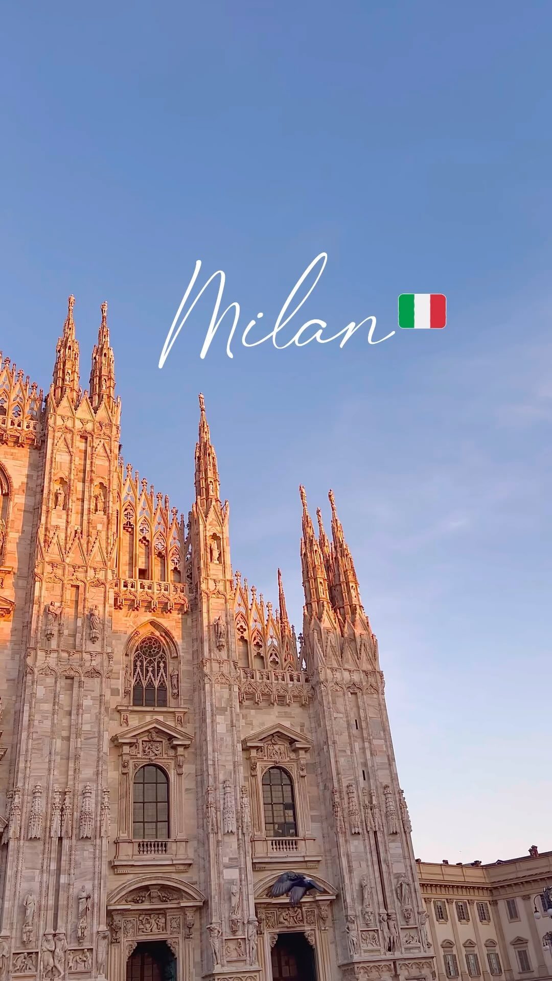 Milan's Iconic Landmarks and Vibrant Atmosphere
