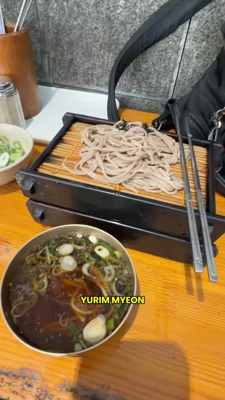 Seoul Restaurant Specializes in Buckwheat Noodles