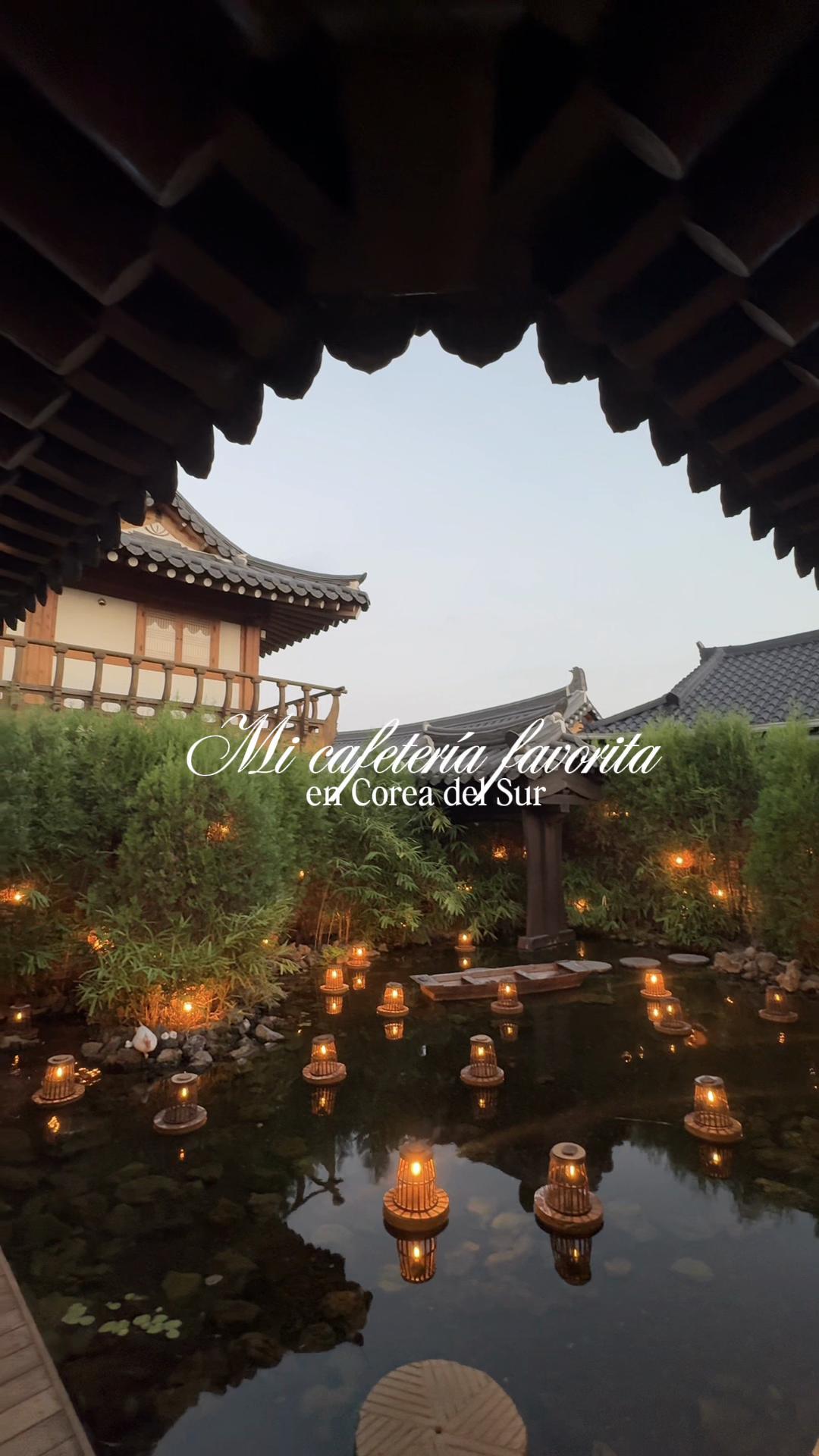 Gyeongju Cafe Offers Traditional Hanbok Experience