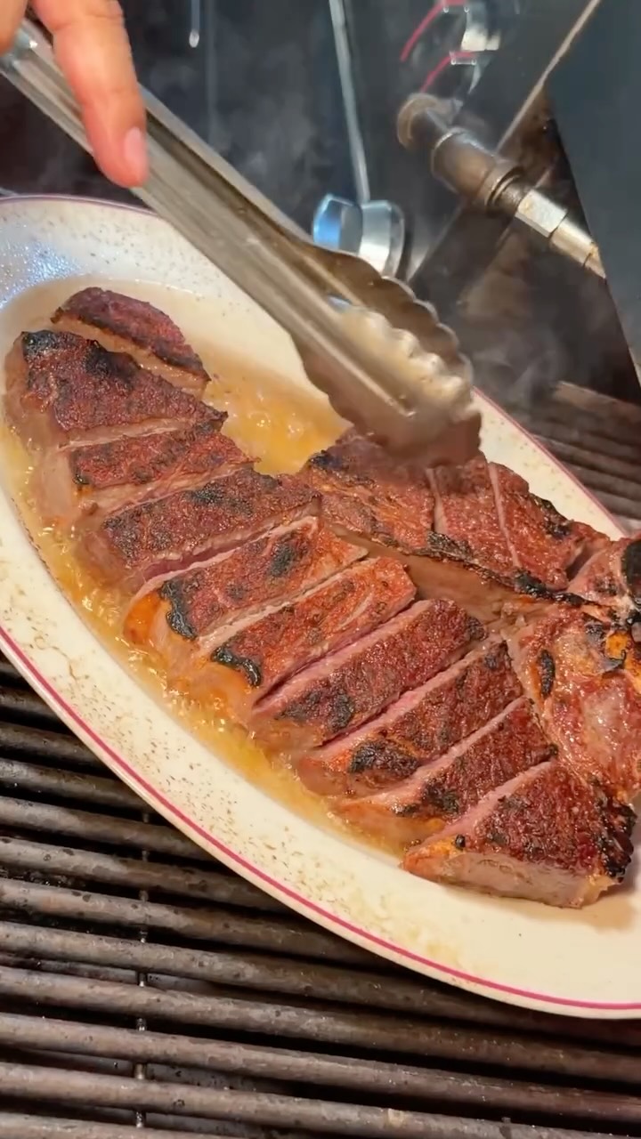 Rocco Steakhouse: Luxurious Midtown Manhattan Dining