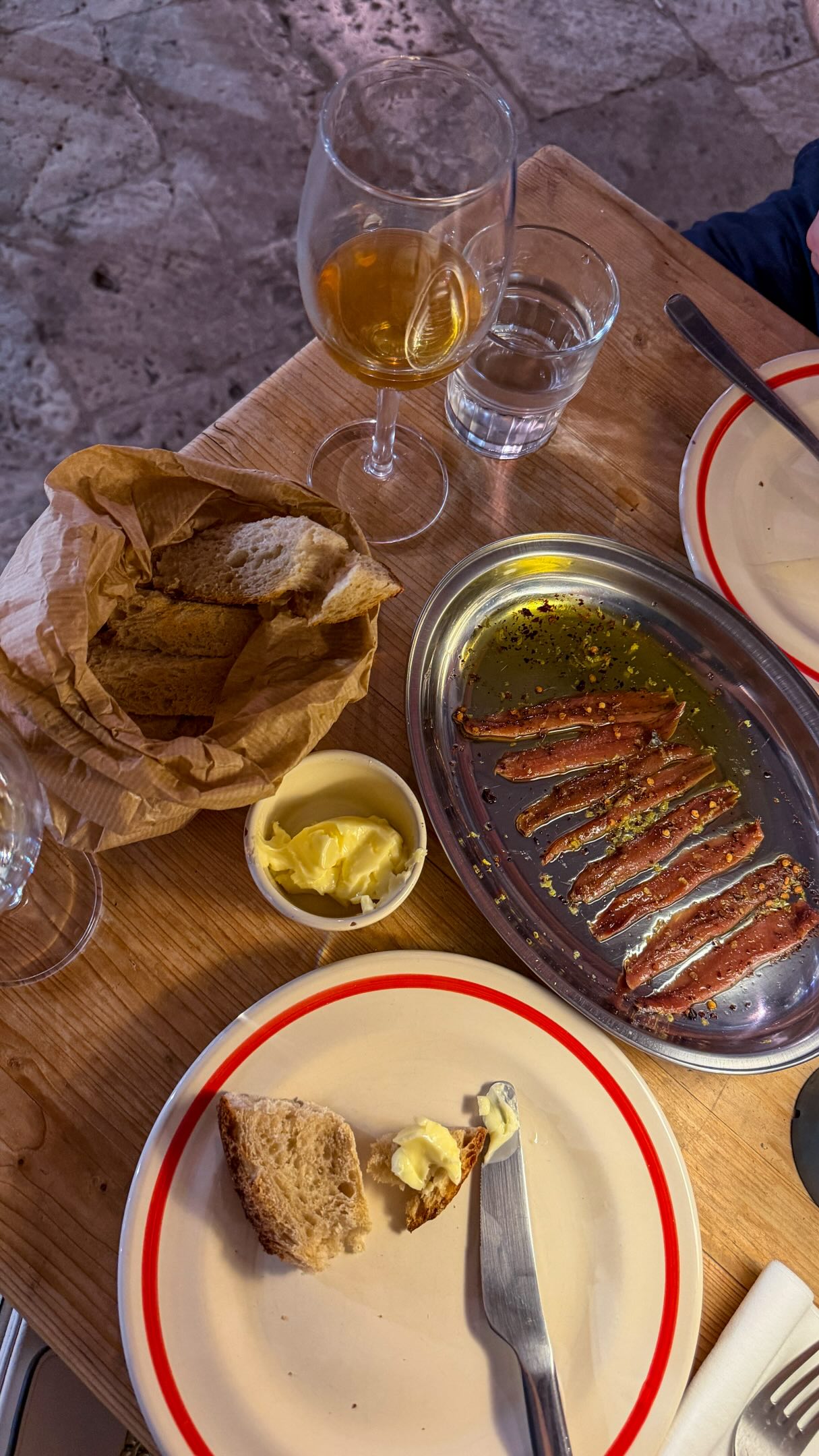 Puglia's Acquasanta Dispensa e Vino Spots