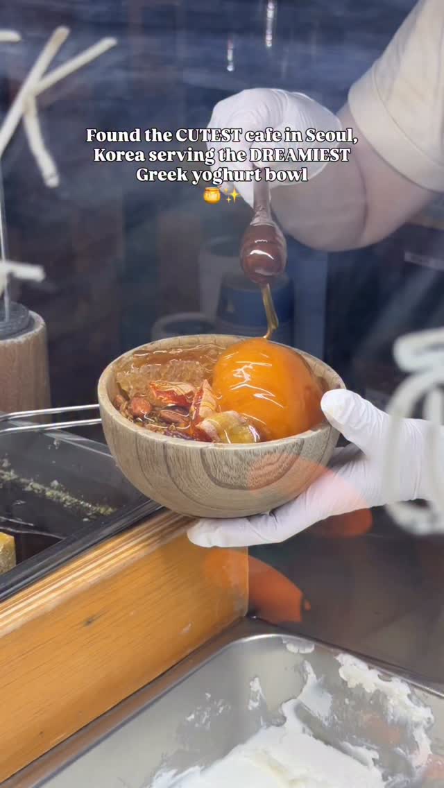 Seoul Cafe Serves Dreamy Greek Yogurt Bowls