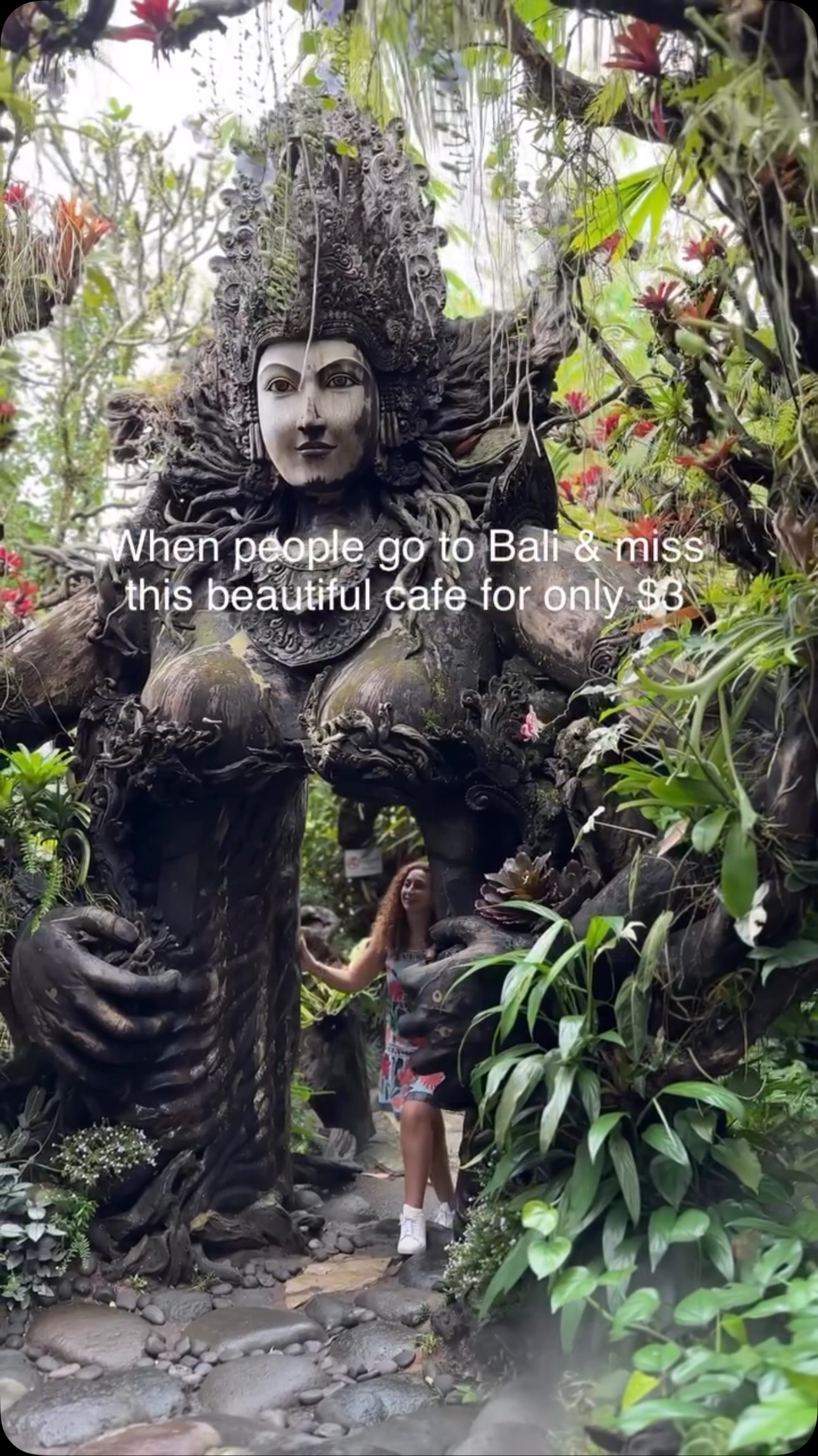 Bali's Sari Timbul Cafe Offers Scenic Views of Mount Agung