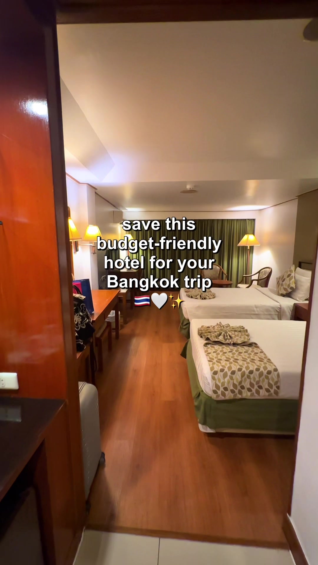 Bangkok Hotel Near Malls and Transit