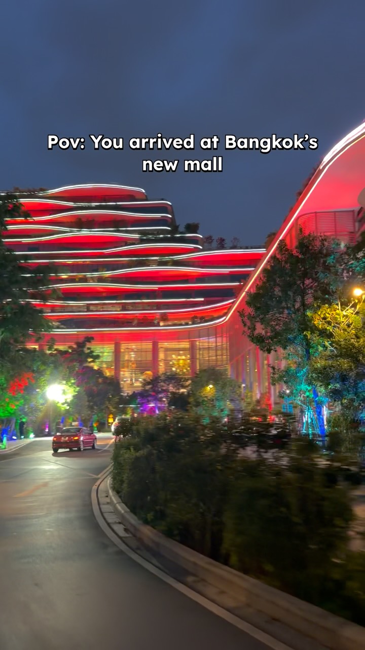 Bangkok's Enchanting Disney-Themed Mall