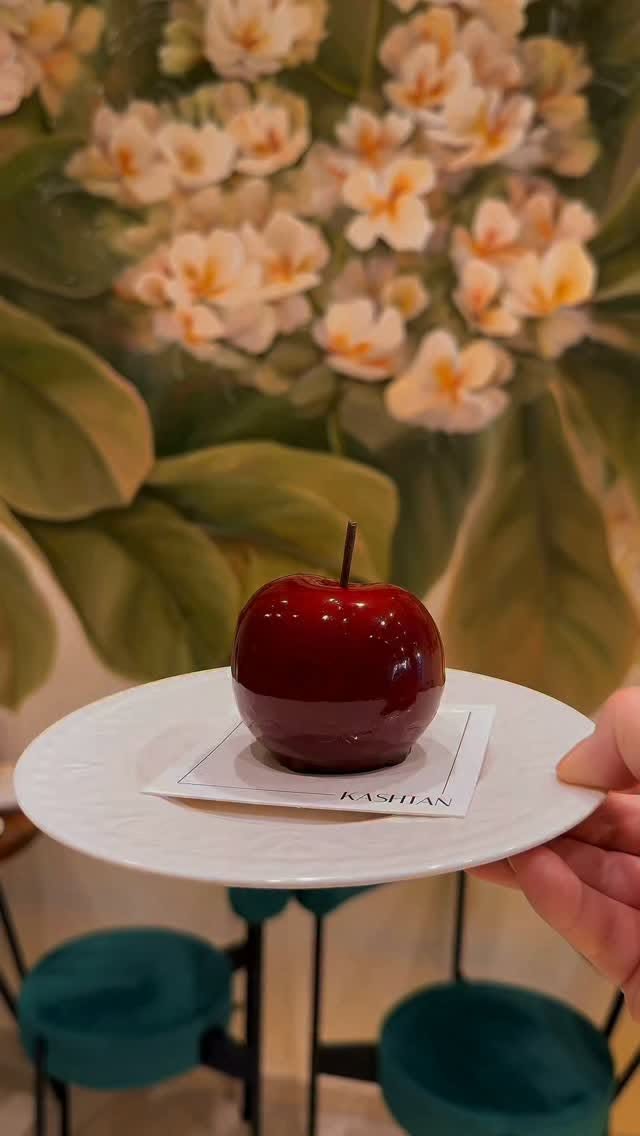 Kashtan Patisserie's Beautiful Fruit Desserts