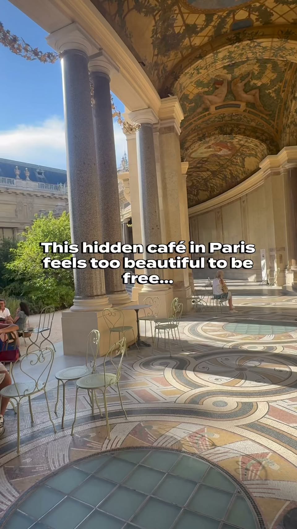 Parisian Palais Cafe Offers Belle Époque Ambiance