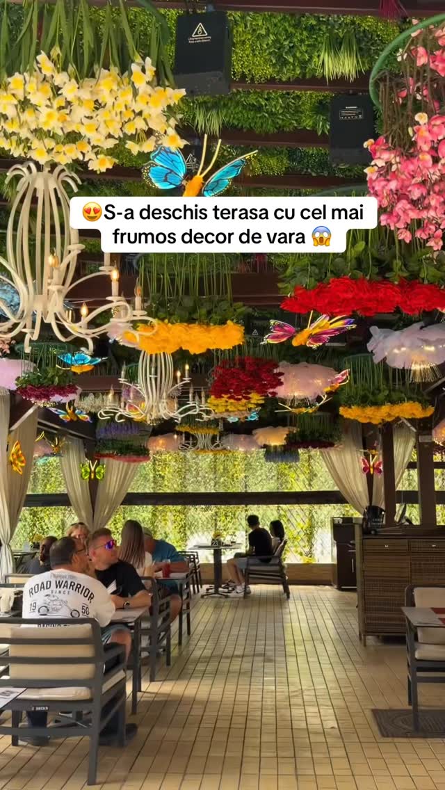 Vanity Restaurant's Enchanting Floral Summer Terrace