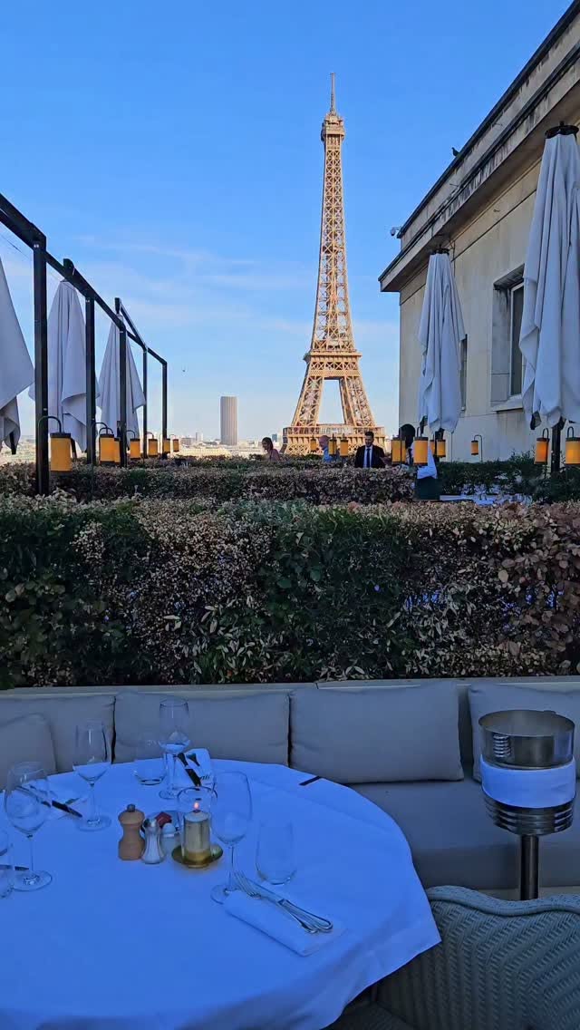 3 Places in Paris