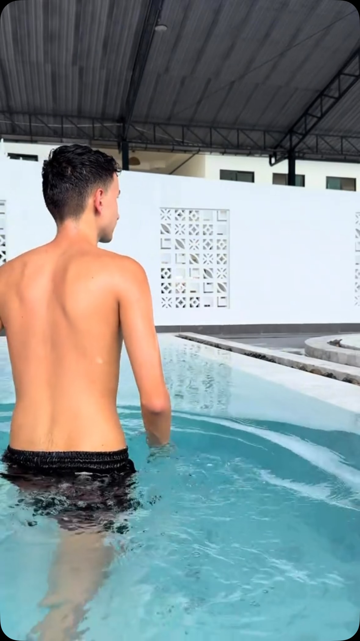 Pattaya Sauna Offers Pool, Ice Bath, and Dining