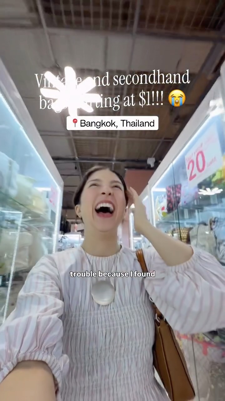 2 Markets in Krung Thep Maha Nakhon