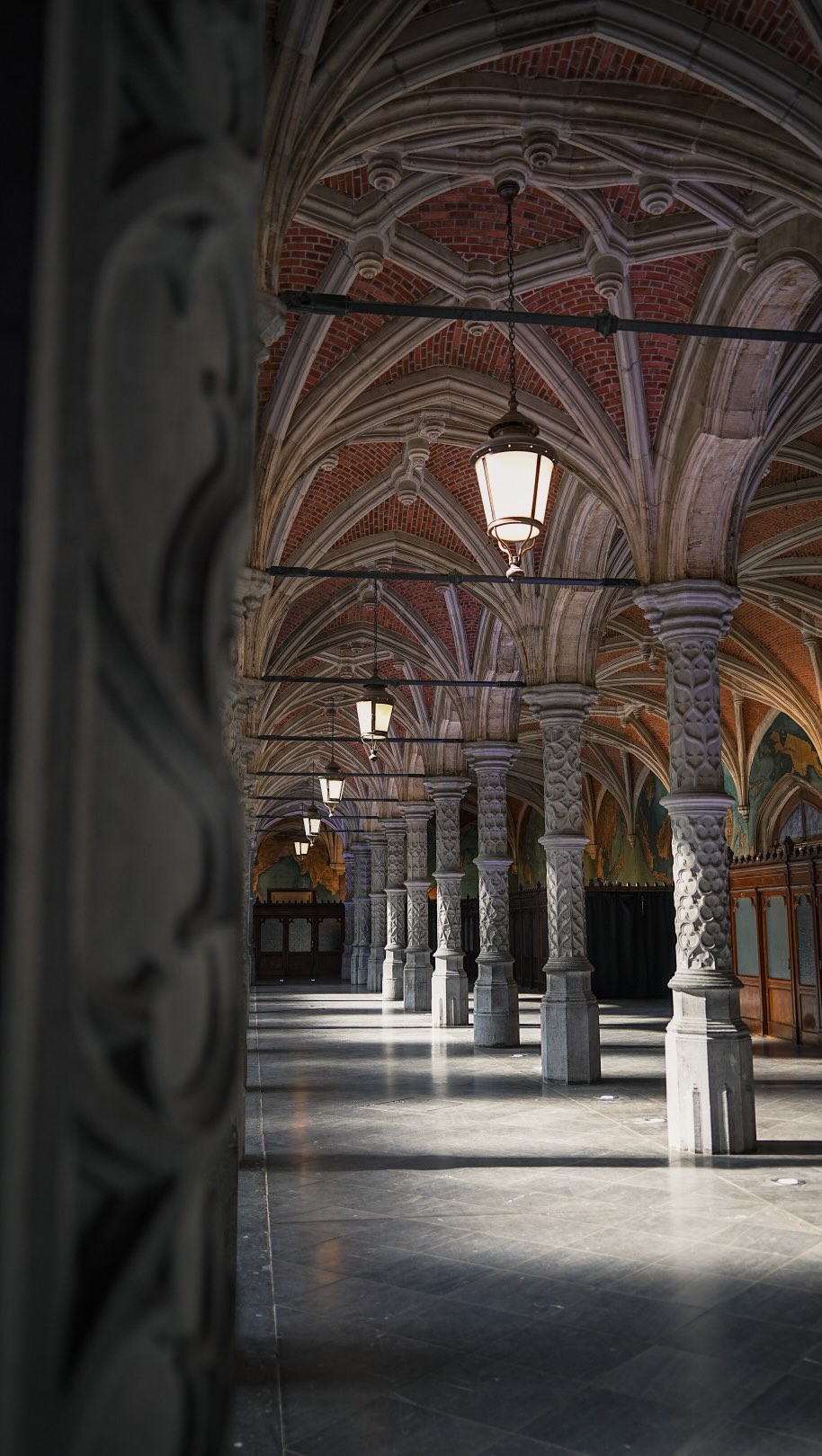 Antwerp's Handelsbeurs: Architectural Gem Near Shops
