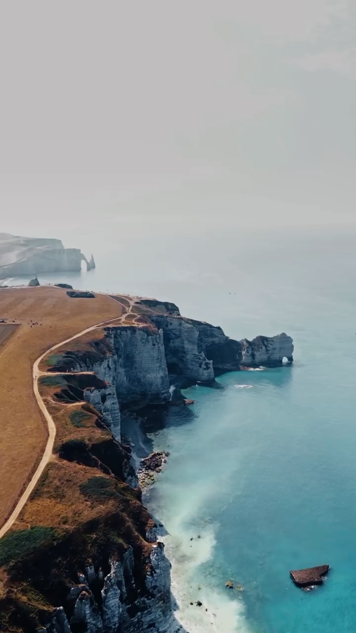 2 Attractions in Étretat
