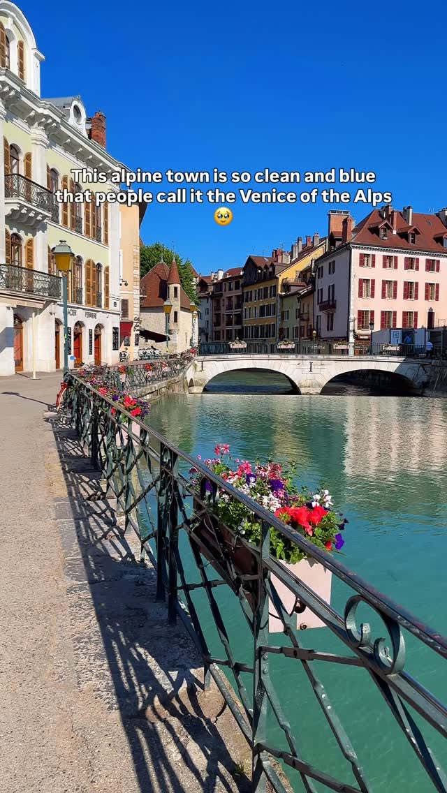 5 Places in Annecy