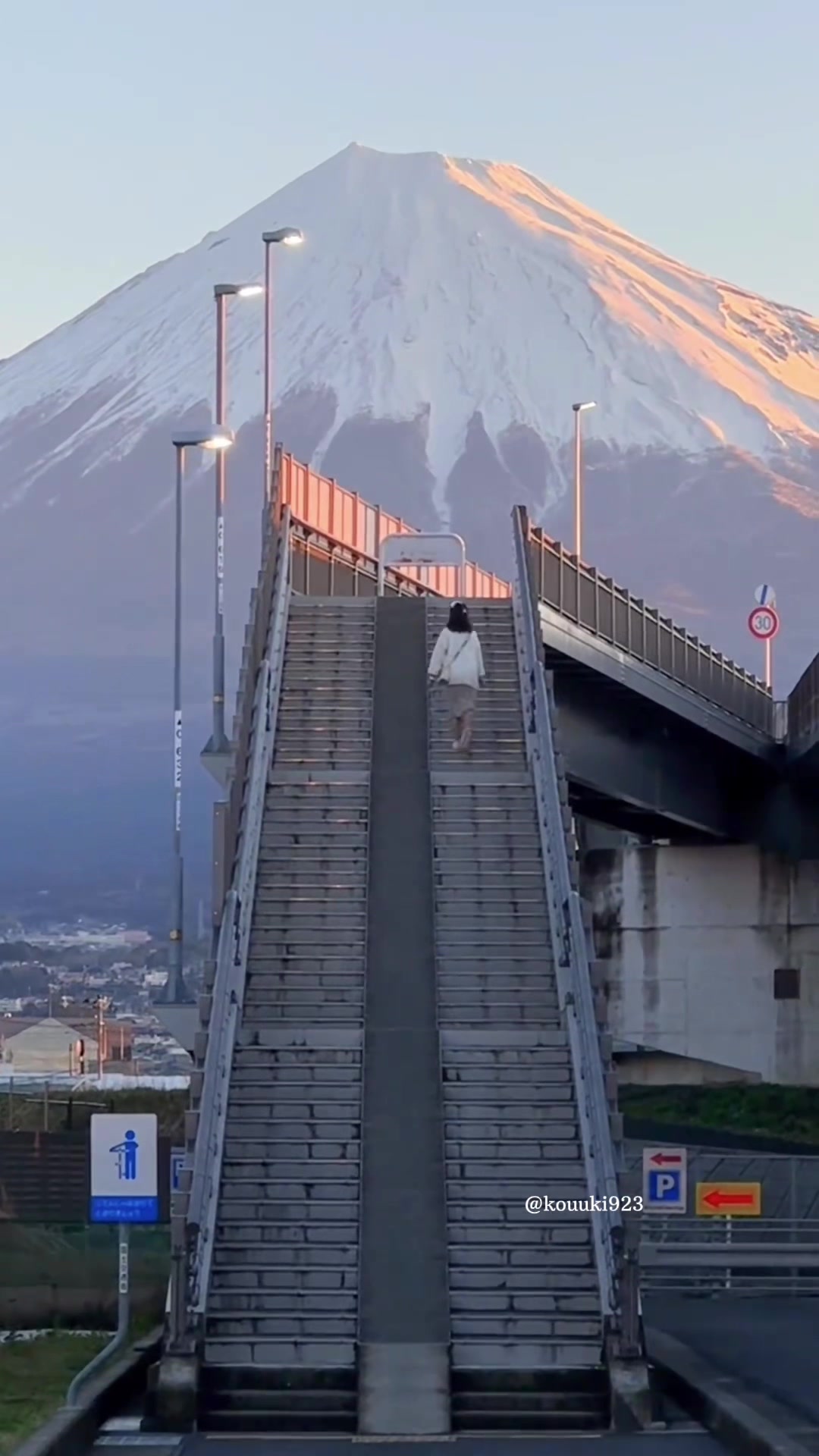 2 Attractions in Japan