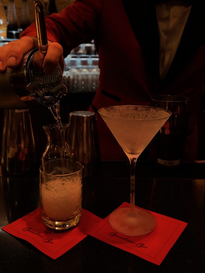 Iconic New York Hotel Bar With Famous Murals