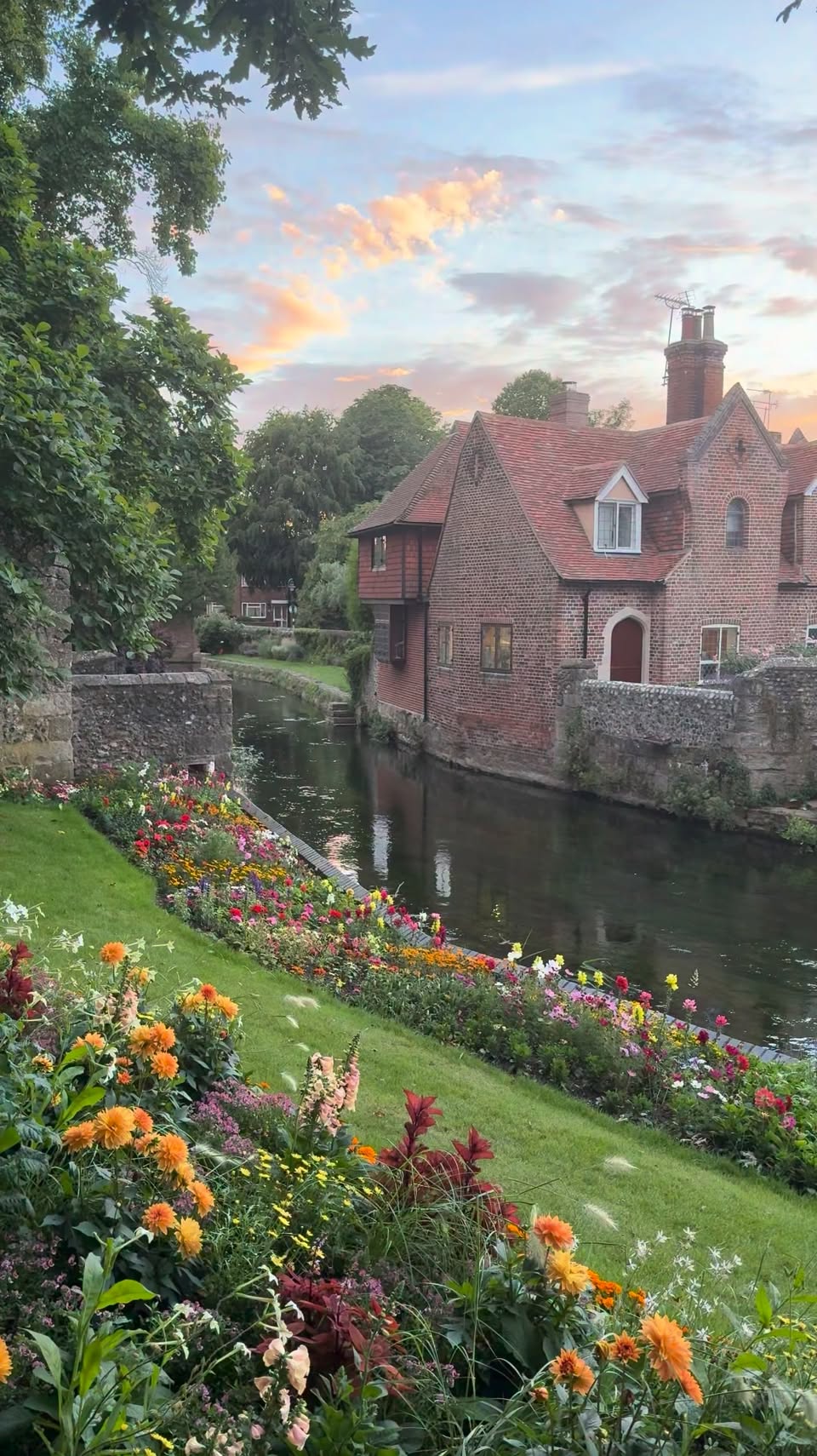 Canterbury's Historic Landmarks and River Stour