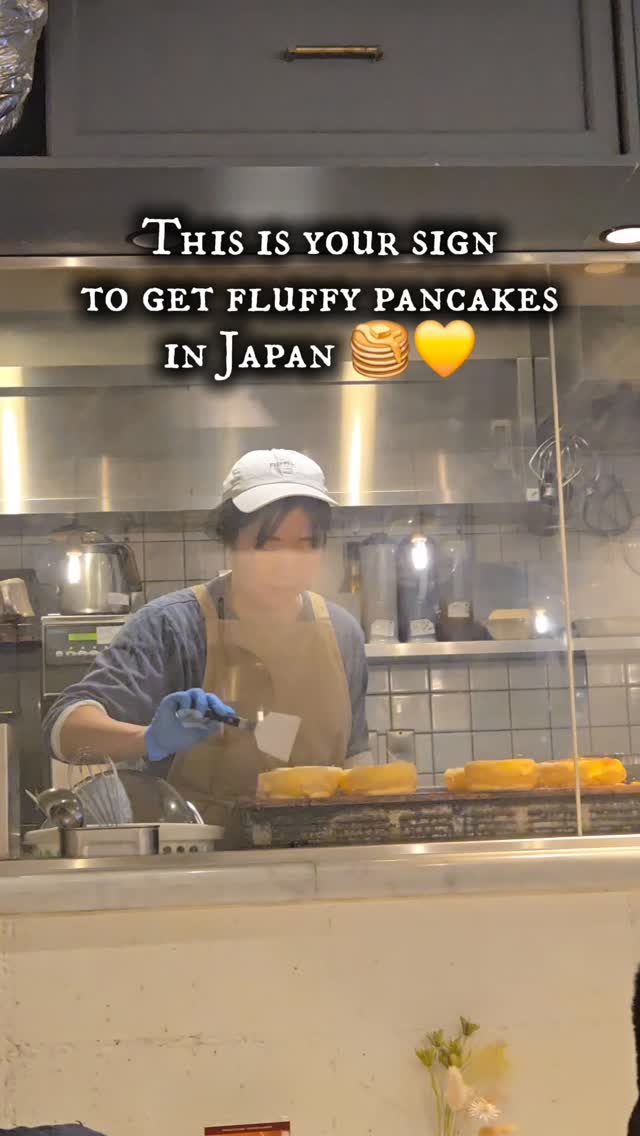 Fluffy Pancakes at Tokyo's Flipper's