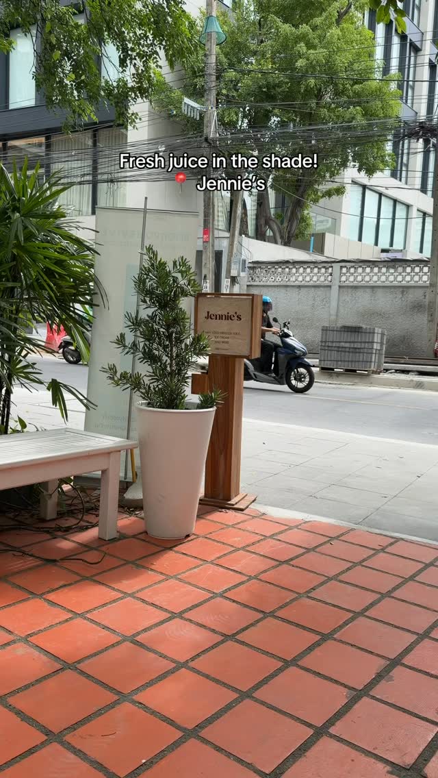 Jennie's Cold Pressed Juice & Ice Cream Payment
