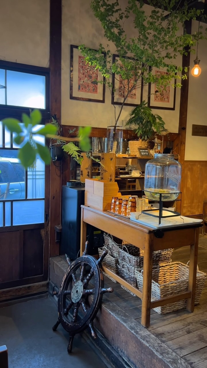 Historic Tokyo Cafe Serving Coffee and Desserts