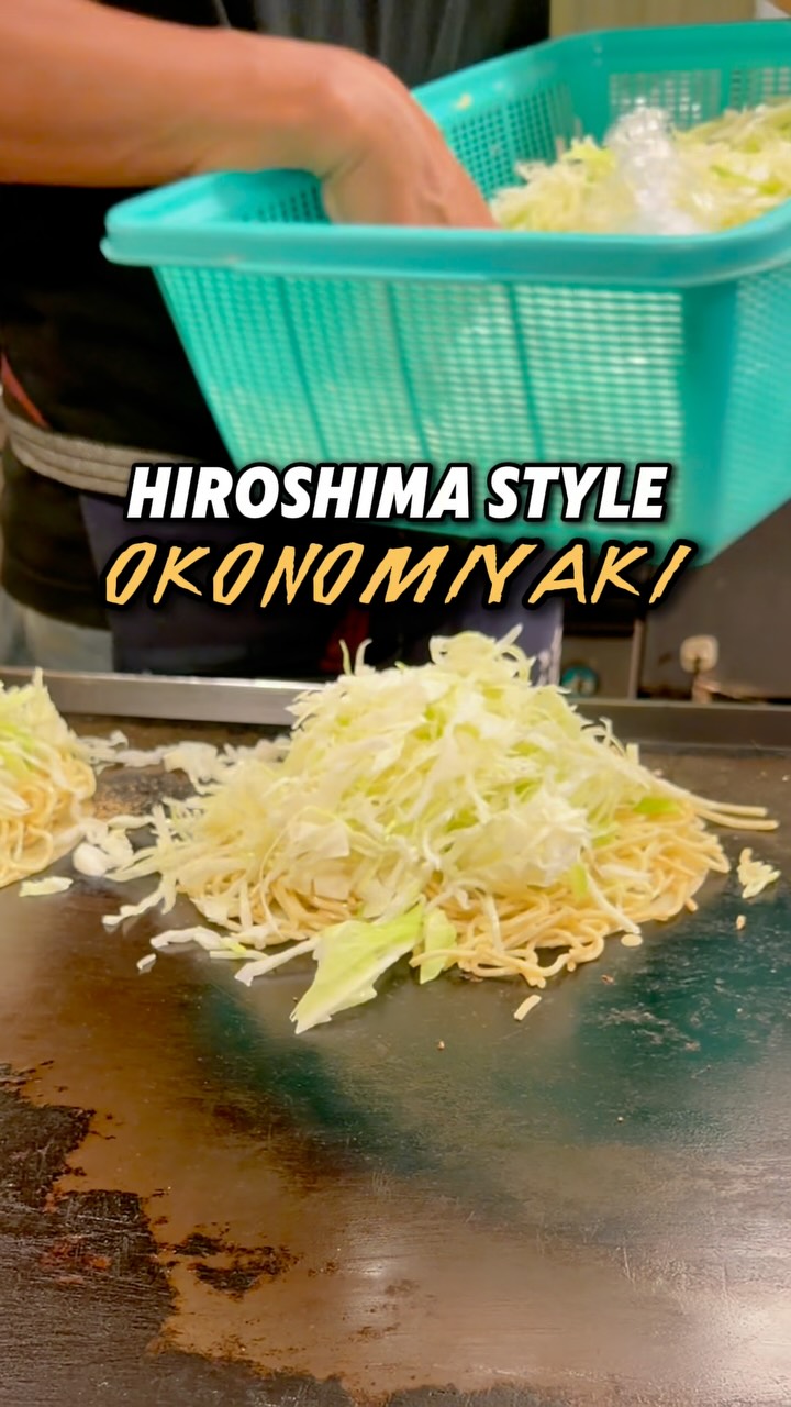 Okonomimura: Hiroshima-Style Okonomiyaki Preparation