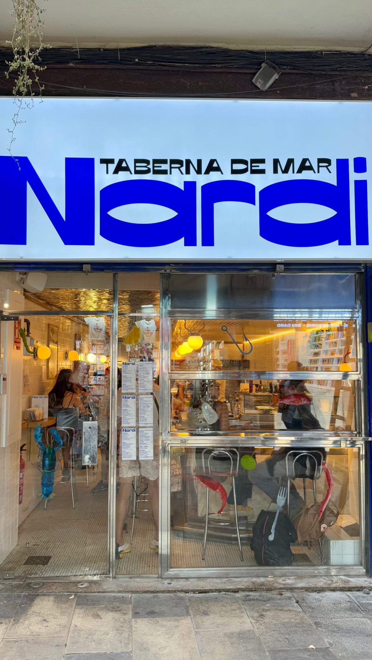 New Seafood Taberna Opens in El Born