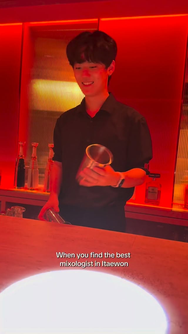 Itaewon Bar Serves Foreign-Friendly Cocktails