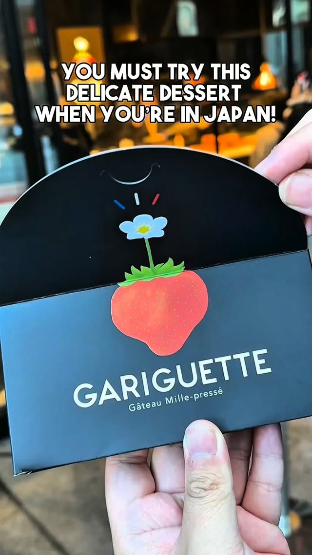 Gariguette: A Beautiful Pressed Pastry Dessert