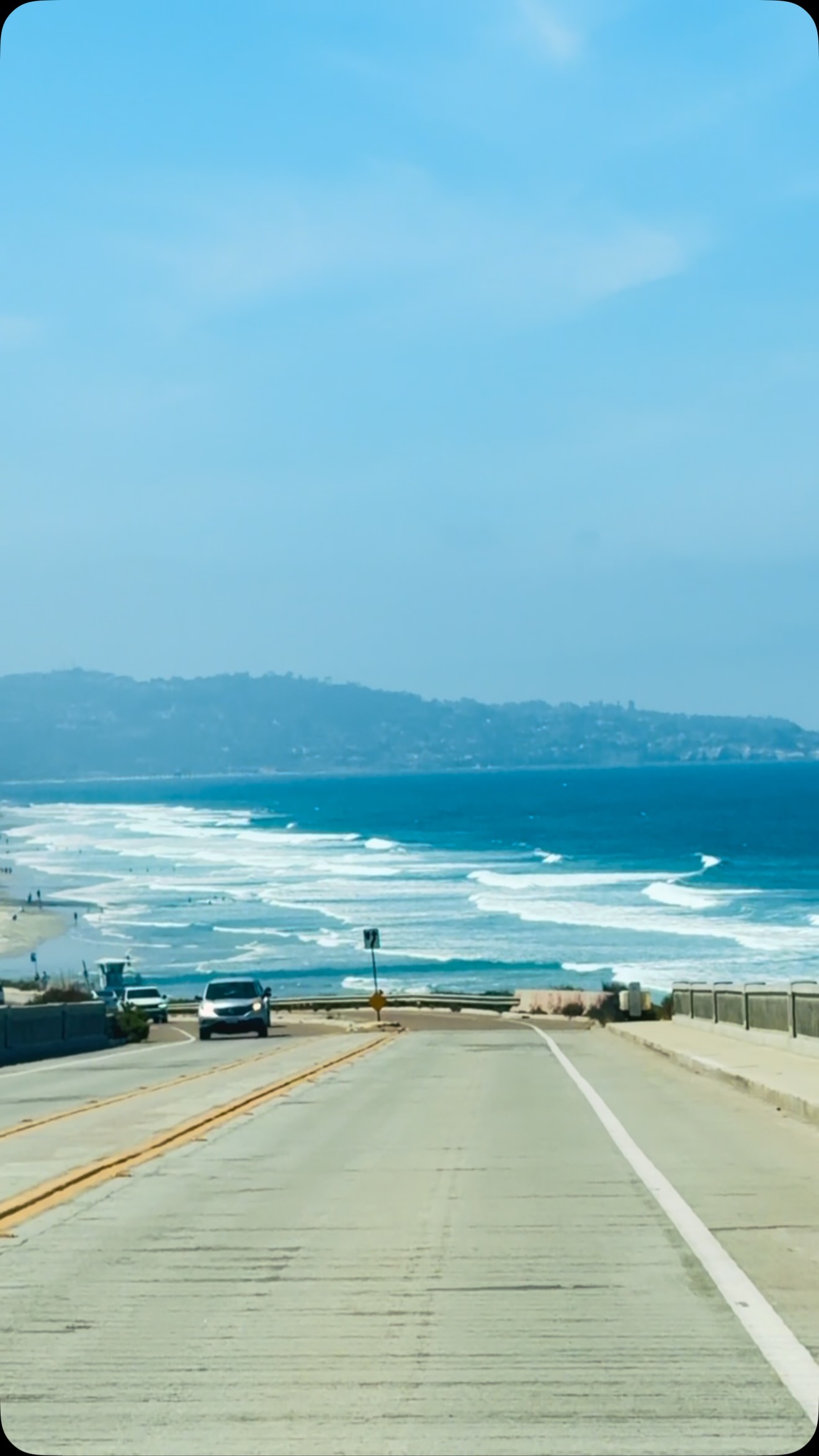 Torrey Pines State Beach Offers Scenic Coastal Views