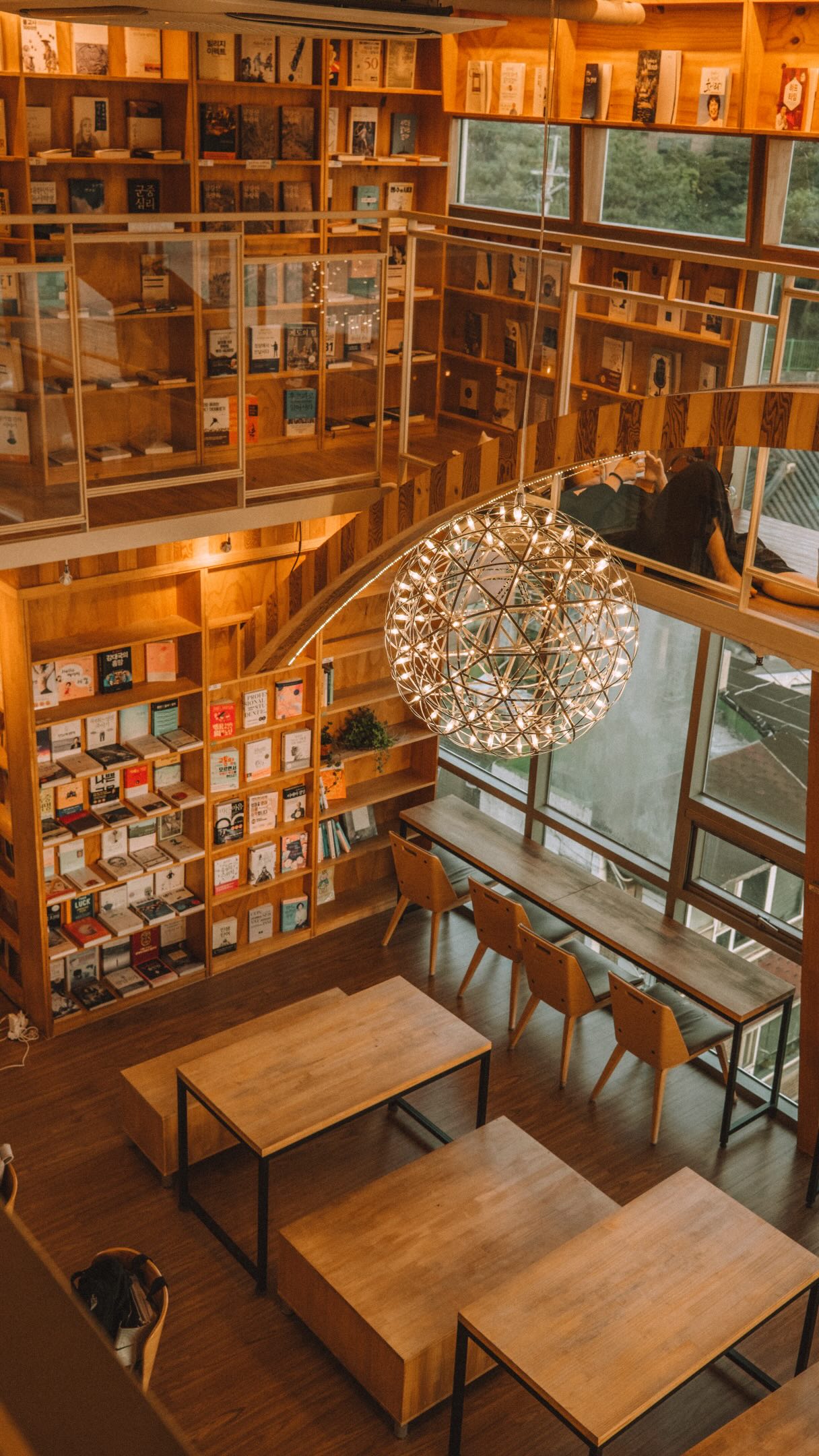 Seoul's Cozy Cafe With Rooftop Sunset Views