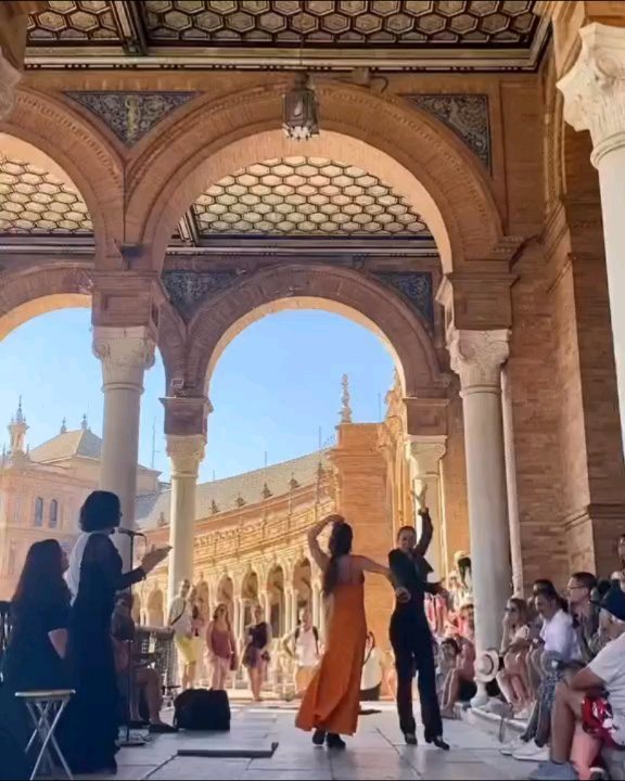 Seville's Iconic Landmarks and Cultural Gems