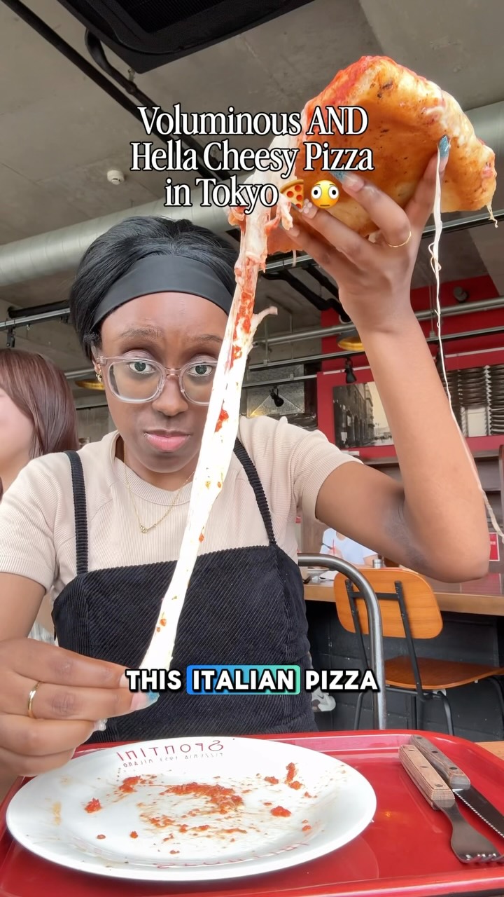Voluminous and Cheesy Pizza in Harajuku