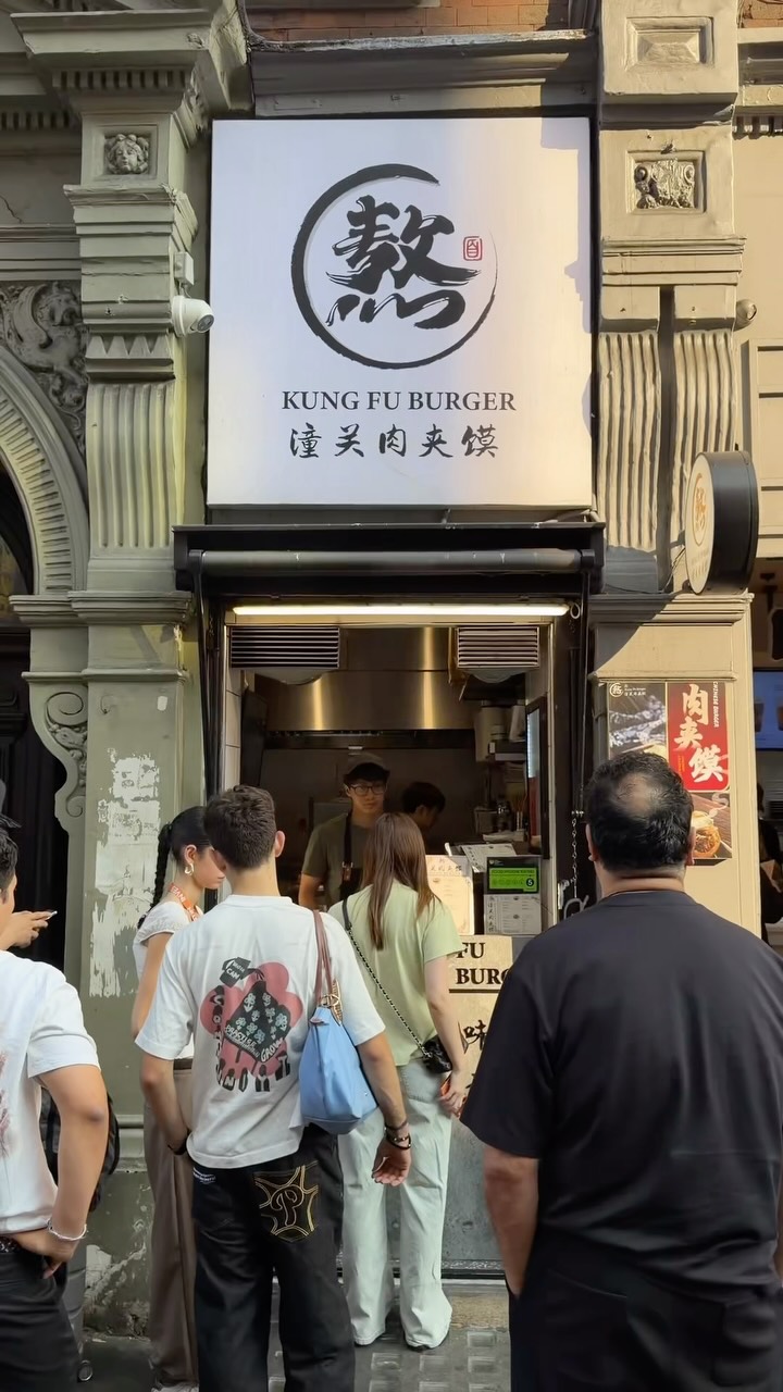 Chinatown Kiosk Sells Chinese Burgers