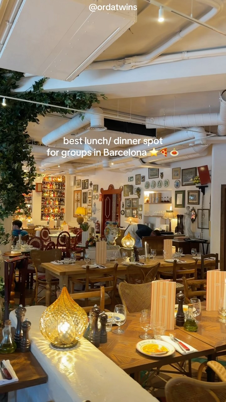 Barcelona's Popular Group Dinner Spot