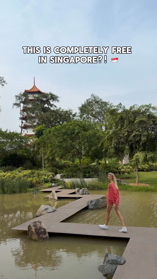 Free Gardens and Pagoda in Singapore