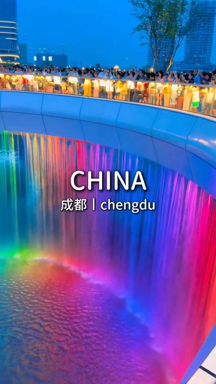 Chongqing & Chengdu: Pandas, Alleys, and Scenic Spots