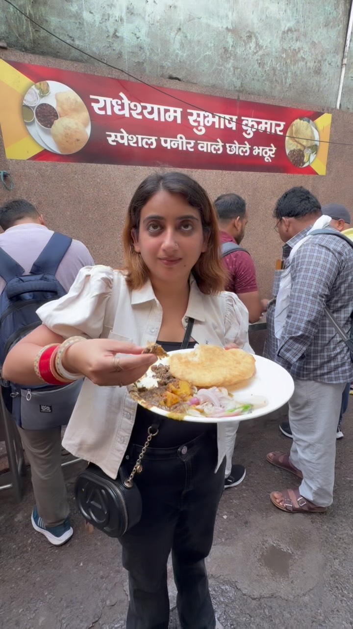 Paharganj's Popular Chole Bhature Spot