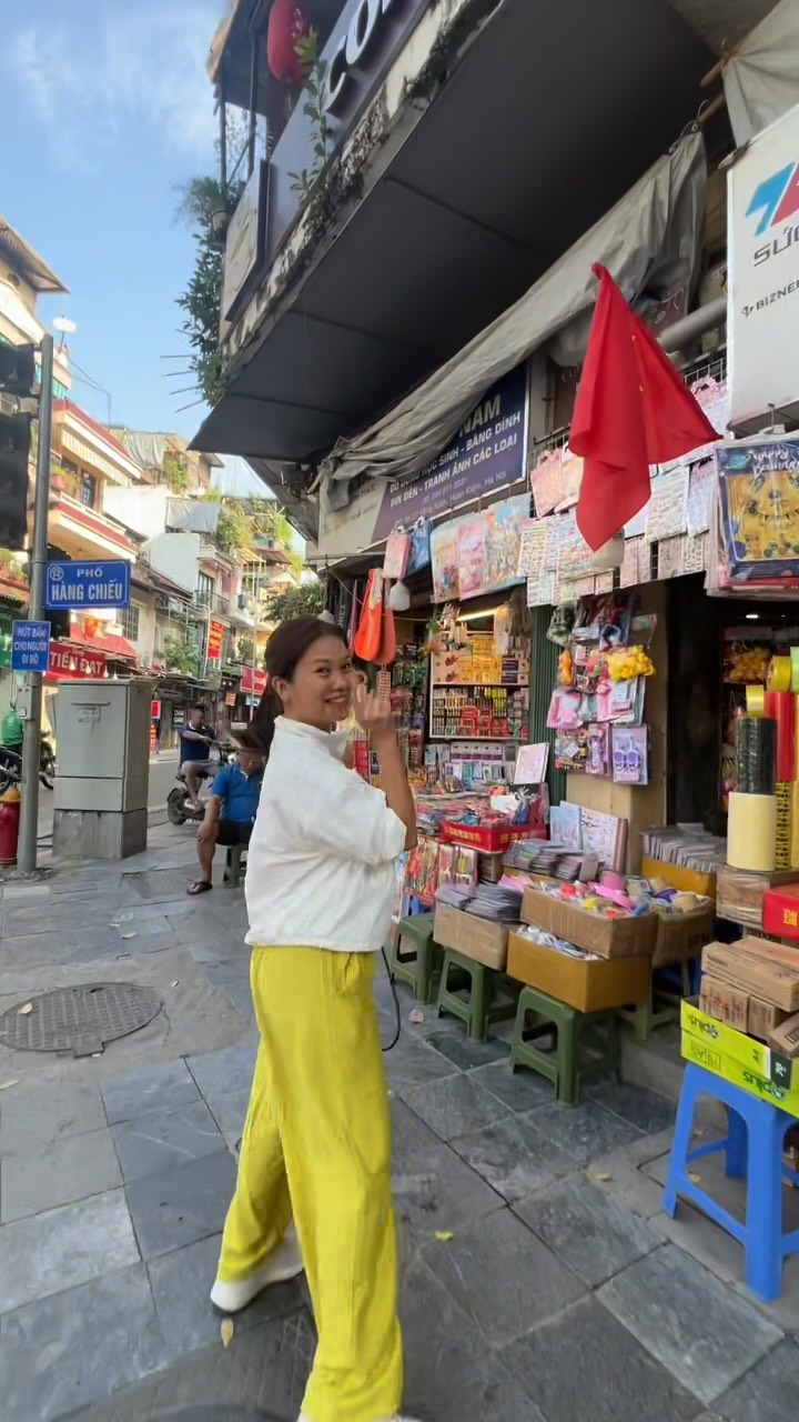 Hidden Coffee Shop Found Down Hanoi Alley