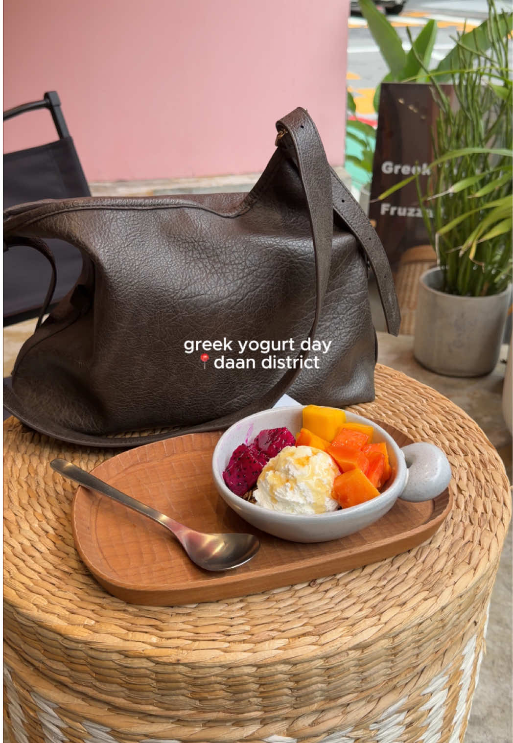 Taipei Shop Offers Pink Greek Yogurt Bowls