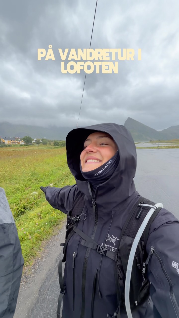 Lofoten Hiking Paradise: Ryten and Kvalvika Beach