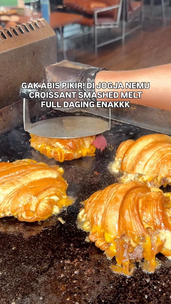 D'Daily Deli's Meat-Stuffed Croissant Melts