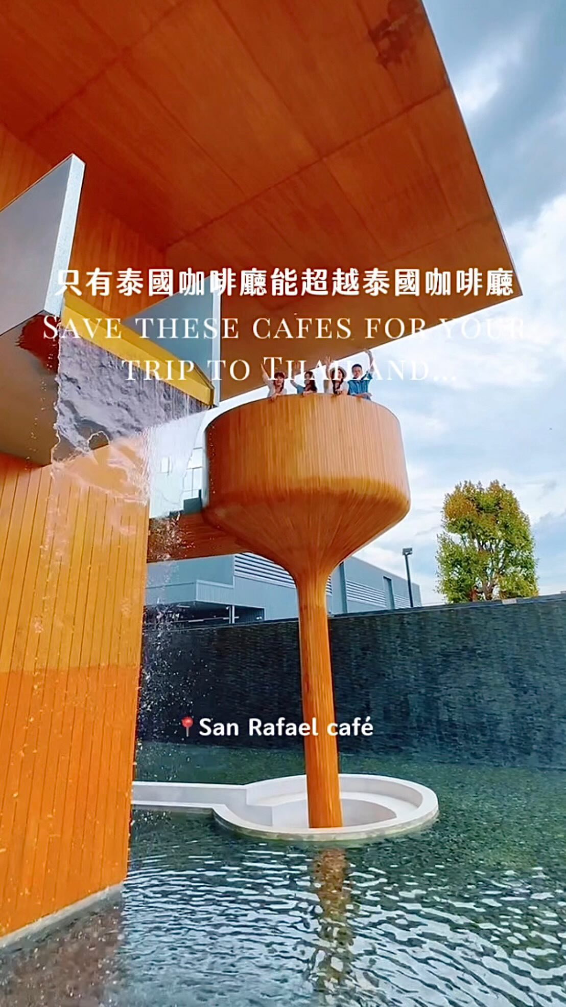 Thai Cafes Offer Enormous Photo Opportunities