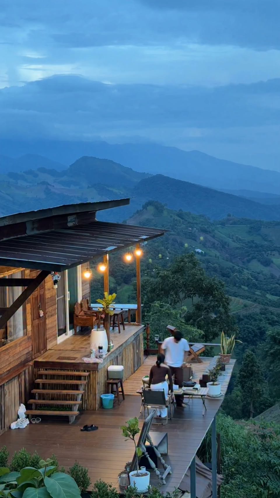 Mountain Views And Barbecue At Doi Sakat